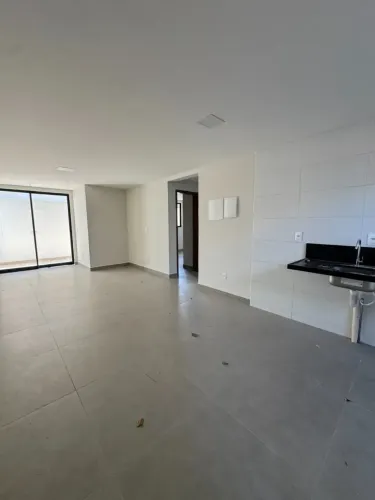 Apartamento térreo com area privativa. 3 Quartos sendo 1 suite PC