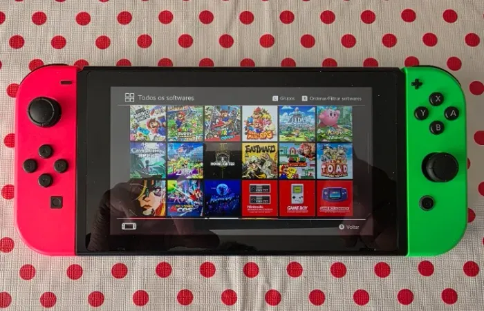 Nintendo Switch V1 32GB + 128GB Desbloqueado c/ diversos titulos e acessorios de brinde!