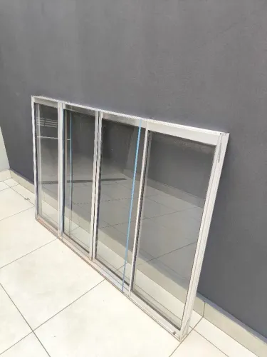 Vítro de Alumínio de 150 x 100 Centímetros 