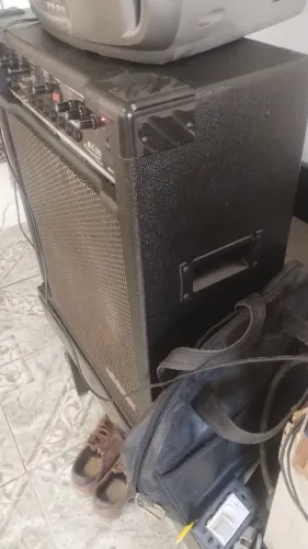 Caixa amplificada 2000 w