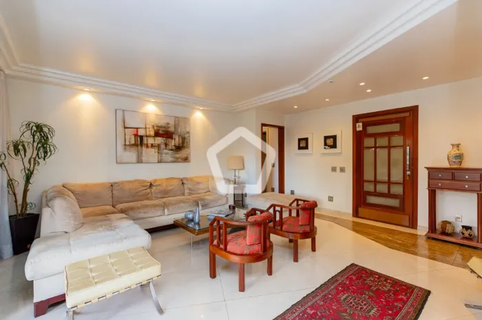 Apartamento para venda em Moema com 4 quartos, sendo 4 suítes, 200m²