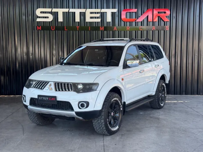 Mitsubishi Pajero Dakar HPE 3.2 4X4 T.I Dies 5P AUT 2013
