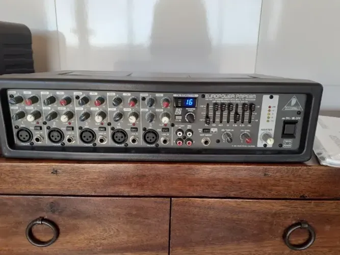 Mixer Amplificado Bheringer 
