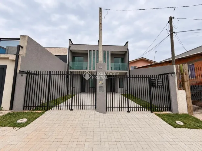 Sobrado novo com 02 quartos, no bairro Tatuquara