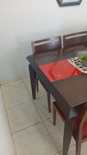 Vendo uma mesa 8 cadeira 
