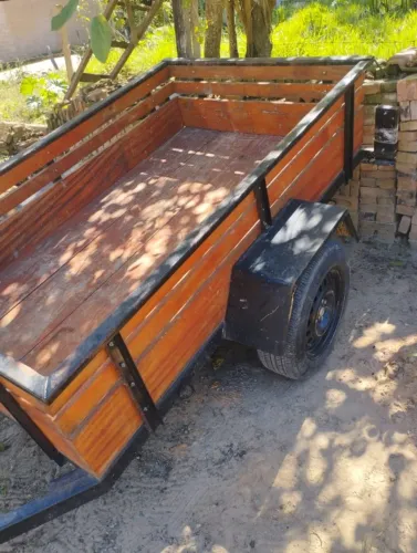 Carretinha excelente vende se ou troca por piscina grande de no máximo 130 de fundura .