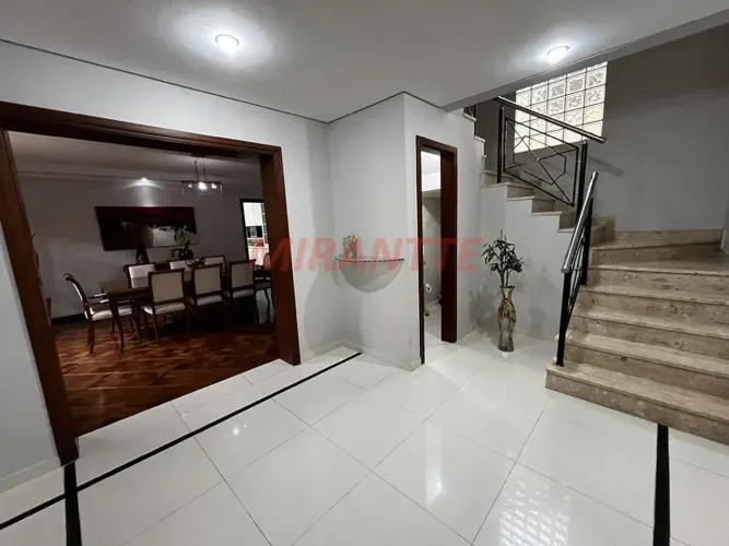 Sobrado para venda possui 453 metros quadrados com 4 quartos em Jardim Carlu - São Paulo -