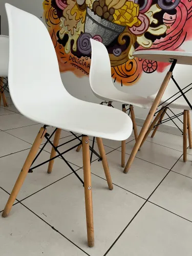 Mesa 70cm com 4 cadeiras