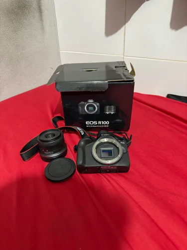 Camera Canon Eos R100 Kit 18-45mm F/4.5-6.3 Is Stm