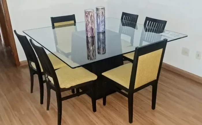 mesa de jantar quadrada com 6 cadeiras