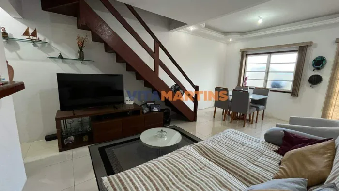 Casa triplex em condomínio com 3 quartos na Ogiva em Cabo Frio - Por R$ 495.000,00