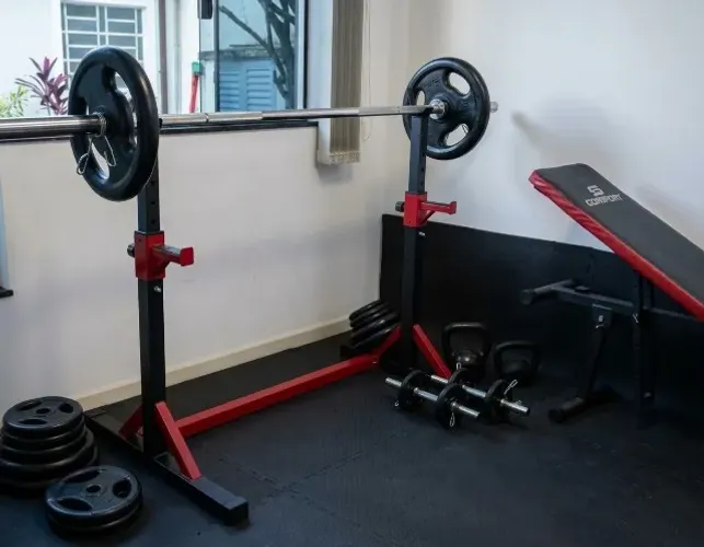 Estação / Kit Academia Completo: Suporte+Banco+Barras (Reta e W) + Halteres+100kg Anilhas