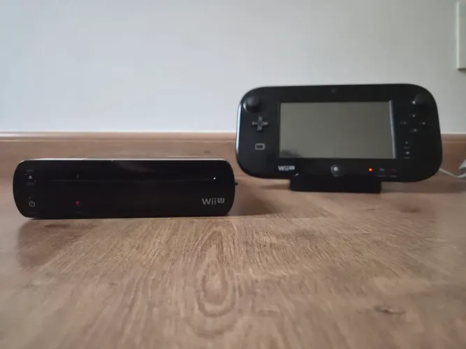 Nintendo Wii U 32gb Preto Desbloqueado + Jogo New Super Mario Bros U + Dock