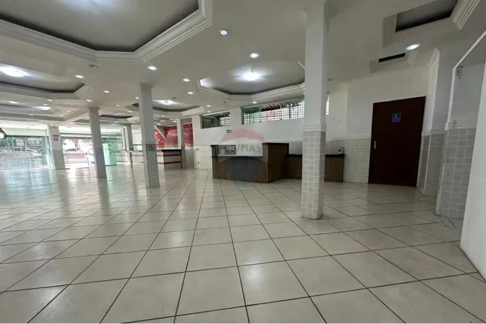 Salão Comercial Para Alugar na Av. Vereador José Donato, Jacaré, Cabreúva