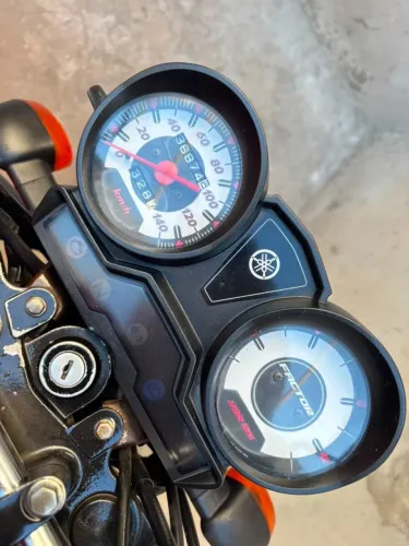 Moto de única dona, com 36.874 km rodados YAMAHA FACTOR 125 ? 2014