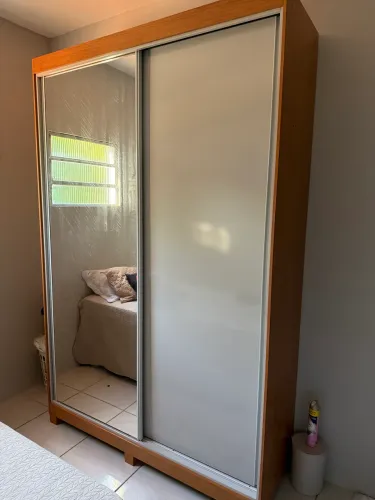 Vendo guarda-roupa 2 meses uso novooo