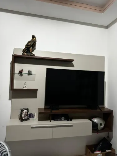 Painel para TV Suspenso e Gavetas detalhe em LED