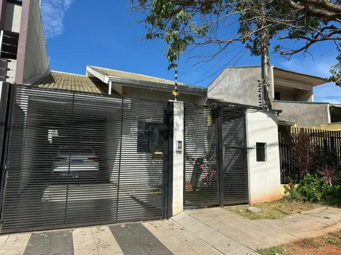 Casa/Sobrado Casa em Maringá