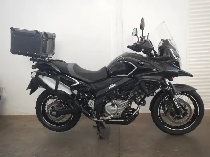 Suzuki Vstrom 650 XT - equipada para a sua viagem !