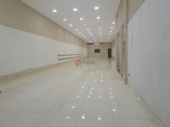 Prédio comercial na Vila Formosa com 966 metros ideal para renda.