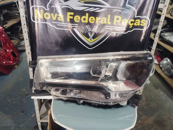 Farol da Hilux com LED 2024