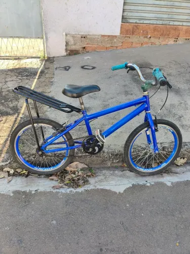 Bicicleta montadinha aro 20