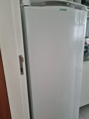 Geladeira frost free semi nova