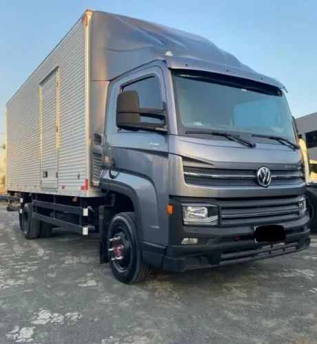 Vw 11180 4x2 - Ano 2019 Baú