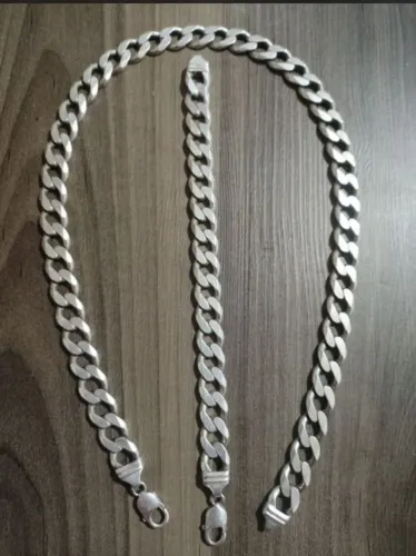 Corrente de prata e pulseira Ler descrição do anúncio