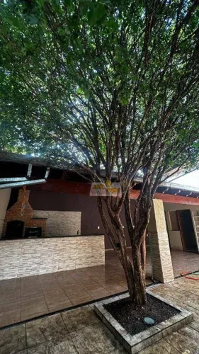 Casa com 3 suítes, edícula e 1 escritório à venda, 178 m² por R$ 650.000 - Boa Vista - Ube