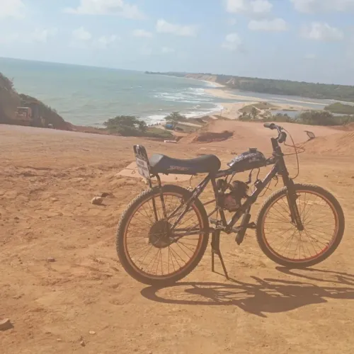 Bicicleta motorizada em bom estado uso para meu trabalho ainda posso baixar um pouco mais 
