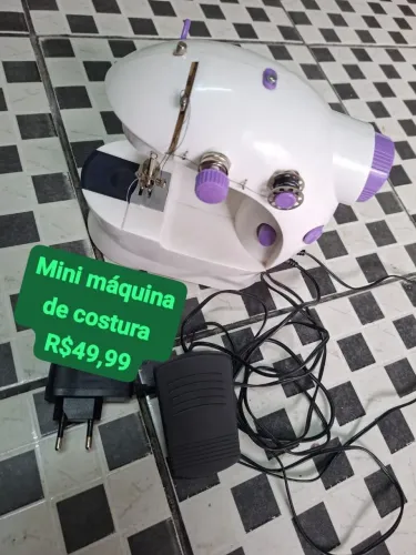 Mini máquina de costura por 50
