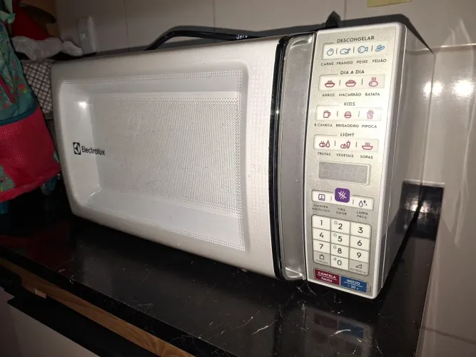 Micro-ondas Electrolux 34L 110v