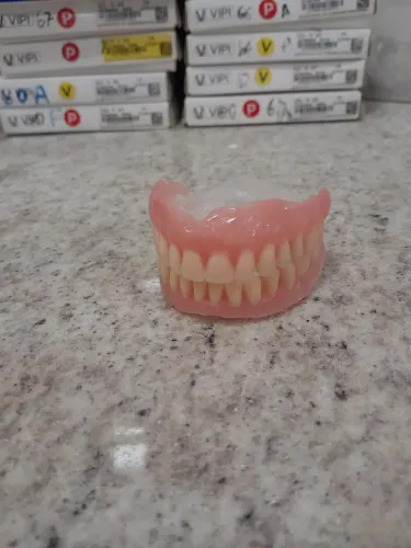 Prótese dentária,  dentadura.