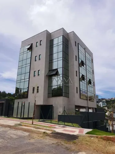 Sala á Venda no Santa Lúcia