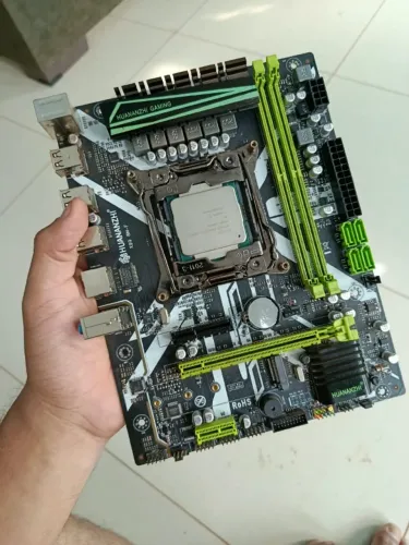 placa mãe X99 + Xeon E5-2640 V3, Caixa original, pasta termica e acessorios - Ótimo Estado