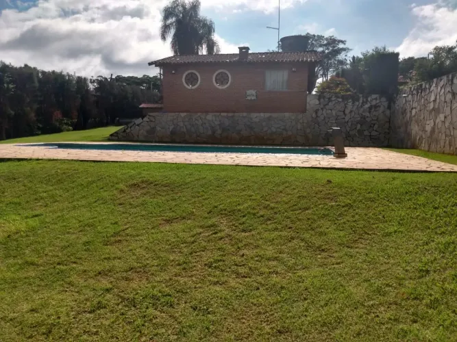Oportunidade em Ibiúna Chácara em Condomínio - Lazer Completo
