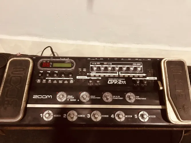 Pedaleira Zoom g9 2tt 