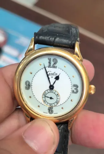 Relogio Suíço Gala vintage plaquetas ouro. Mostrador porcelana