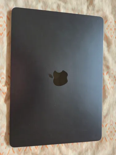 Mac book M2 256g