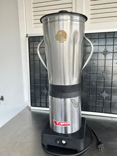 Liquidificador Industrial Vitalex 6 Litros Inox - Baixa Rotação (10x S/JUROS NO CARTÃO))