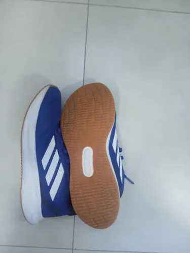 Tenis Adidas infantil número 34