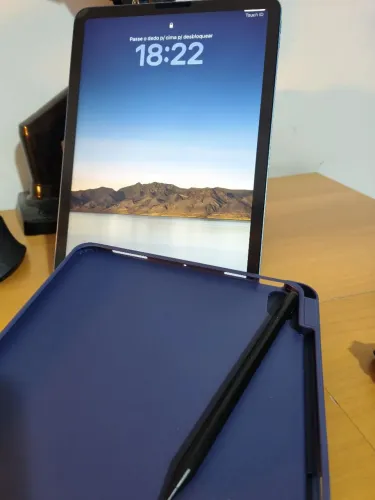 iPad Air M1 5ª Geração - IMPECÁVEL + Pencil + Case