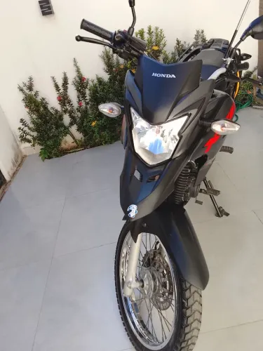 Vendo moto XRE 190 no precinho para vender logo.