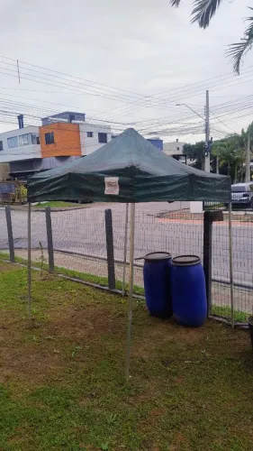 Barbada! Tenda sanfonada de ferro galvanizado 2x2