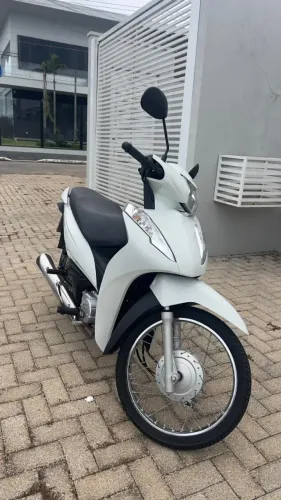 Biz 110i - 2024/24 - Revisada - Único dono - 7.900km rodados