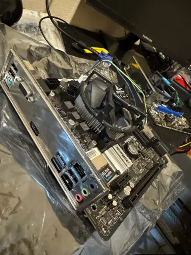 Kit i5 9400f + Asus Asrock H310CM *COM DEFEITO*