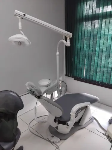 Vendo cadeira odontológica,rx,autoclave.