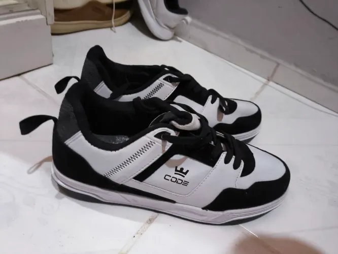 Tênis Casual Preto e Branco - Cod 3