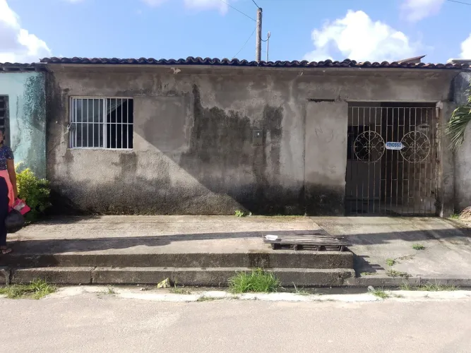 Vende-se casa